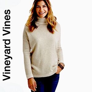VINEYARD VINES.EUC. Gorgeous cashmere blend turtleneck sweater. Oatmeal. Large.